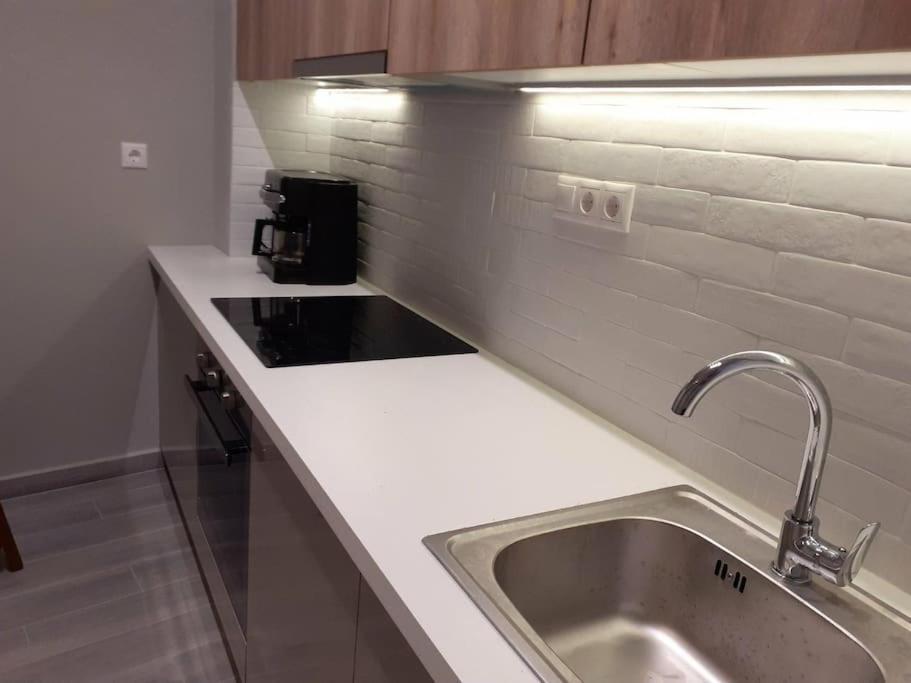 Μοντέρνο Διαμέρισμα - Stylish Appartment Loutraki Ngoại thất bức ảnh
